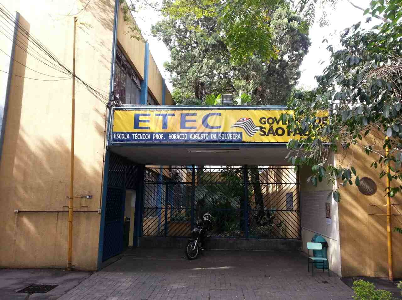 Foto da entrada do campus ETEC Horácio 2024 